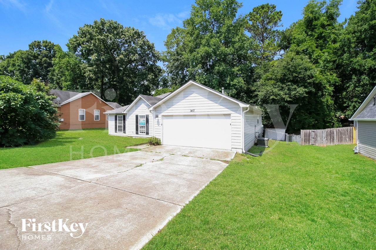 1417 Oak Knoll Dr Ne - Photo 2 of 15