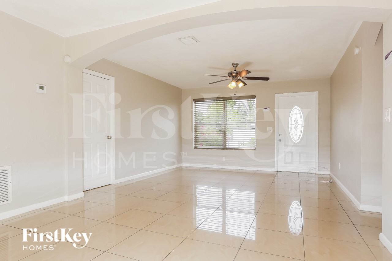 1411 Nw 3rd St - Photo 6 of 19
