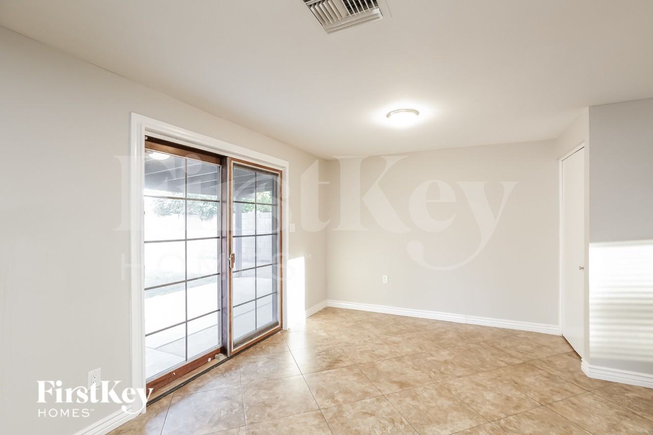 13032 N 37th Way - Photo 6 of 16