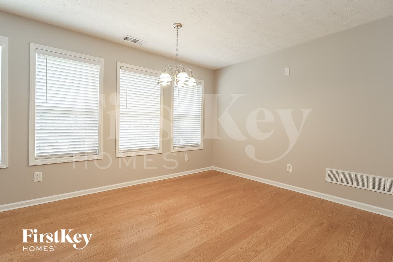 1236 Mcpherson Church Rd - Photo 5 of 18