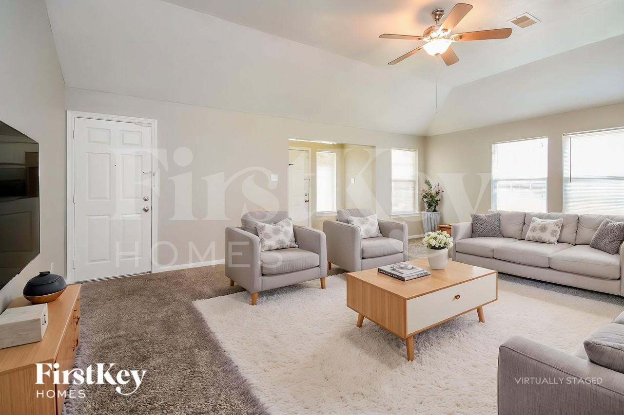 12207 Duane Ct - Photo 3 of 19