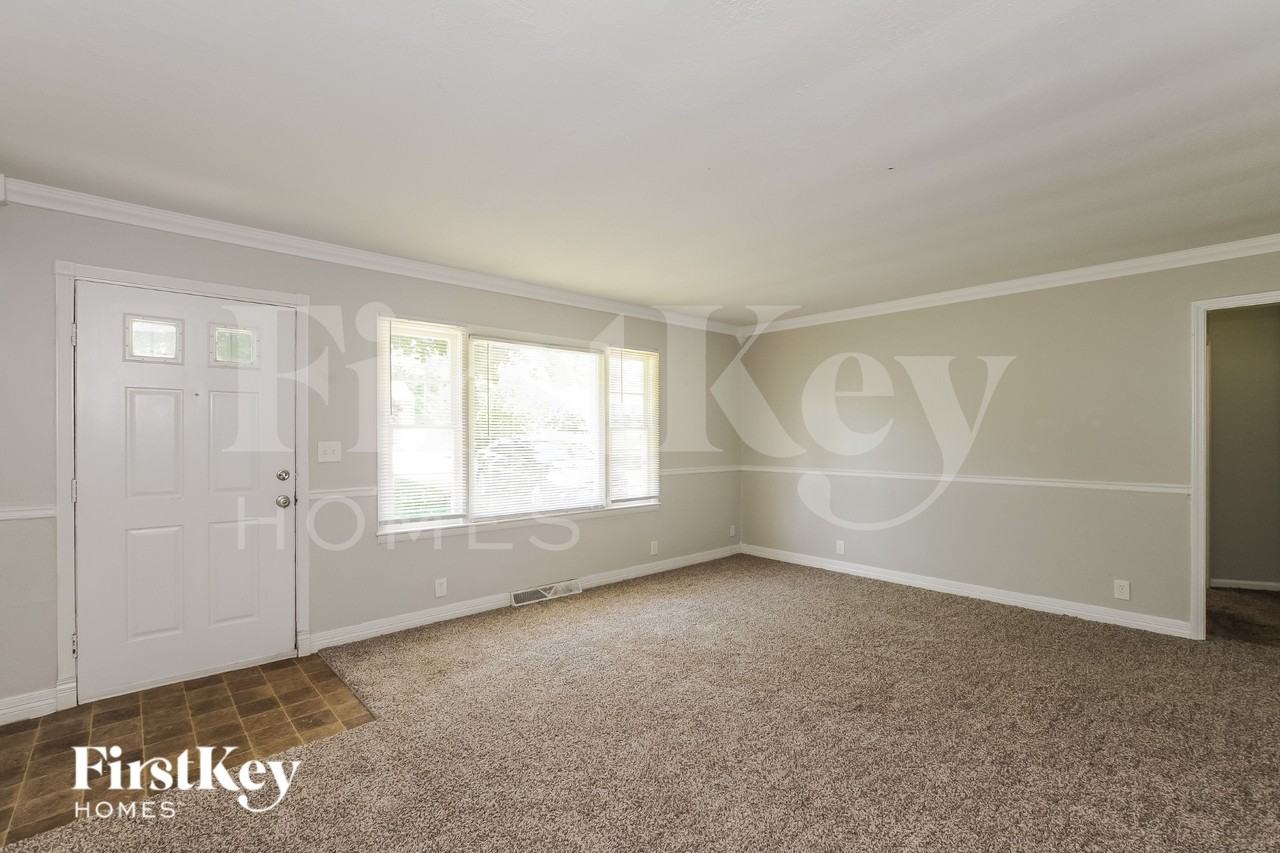 11319 Bennington Ave - Photo 3 of 18