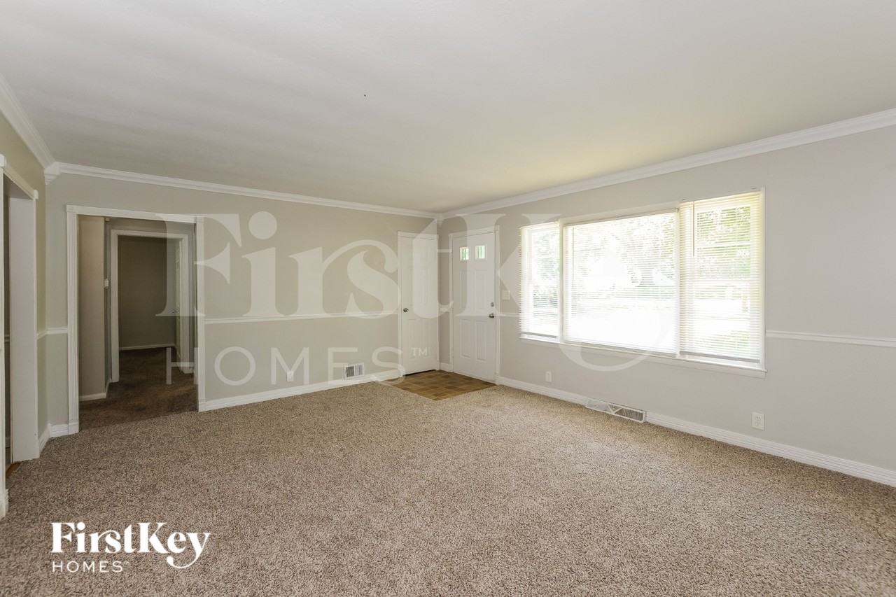 11319 Bennington Ave - Photo 5 of 18