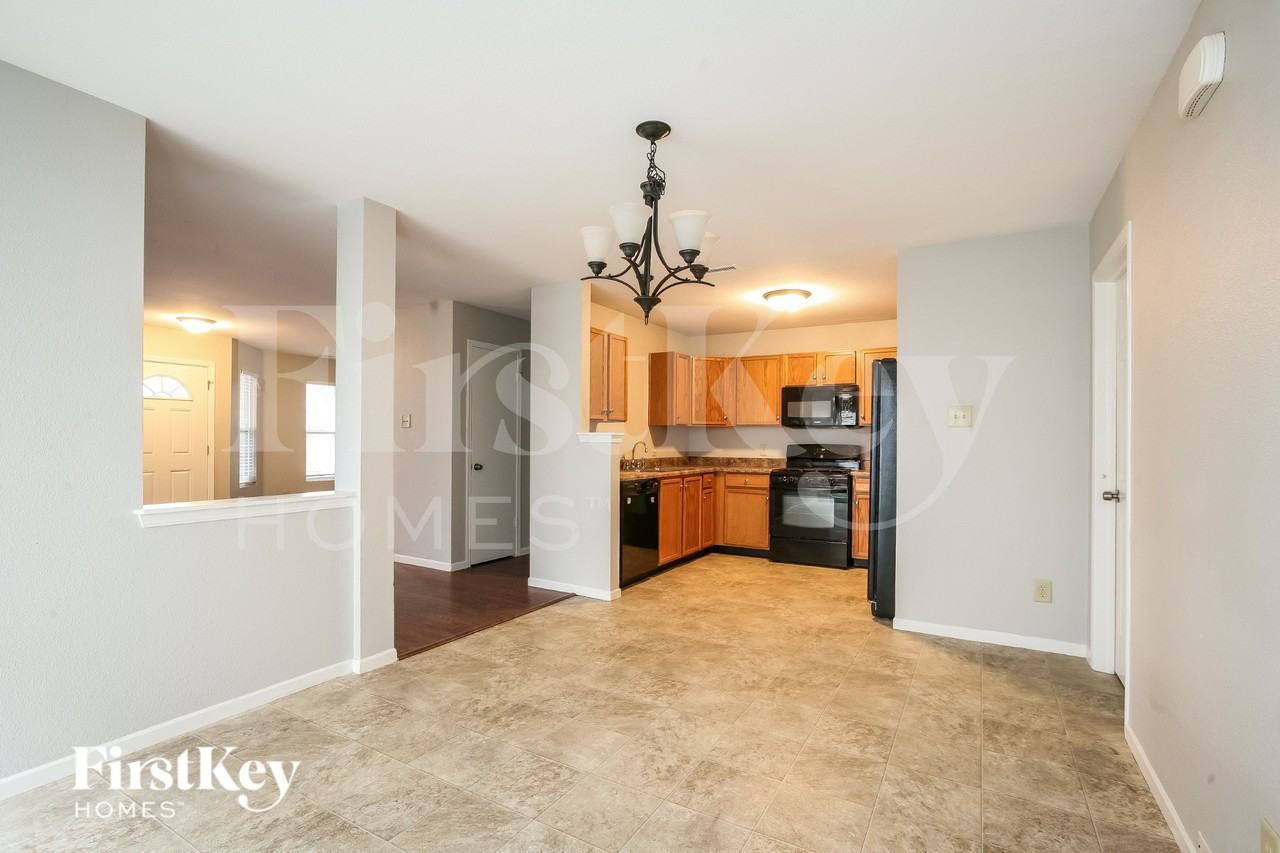 10094 Golden Dr - Photo 5 of 16