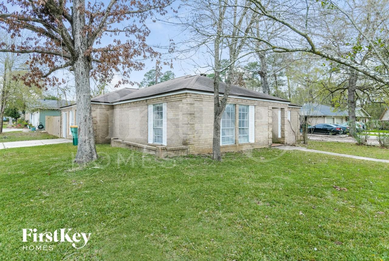 1 Midwood Cir - Photo 3 of 19