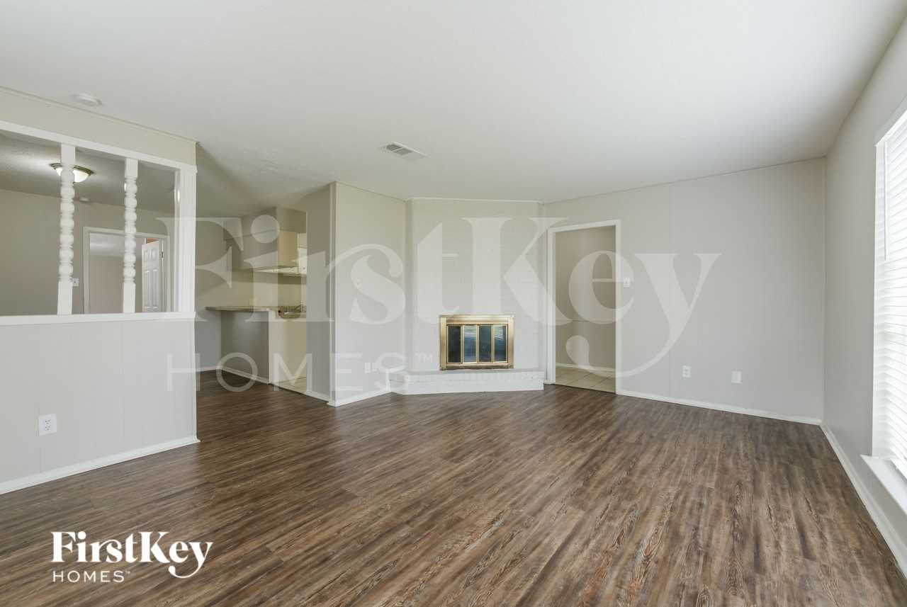 1 Midwood Cir - Photo 6 of 19