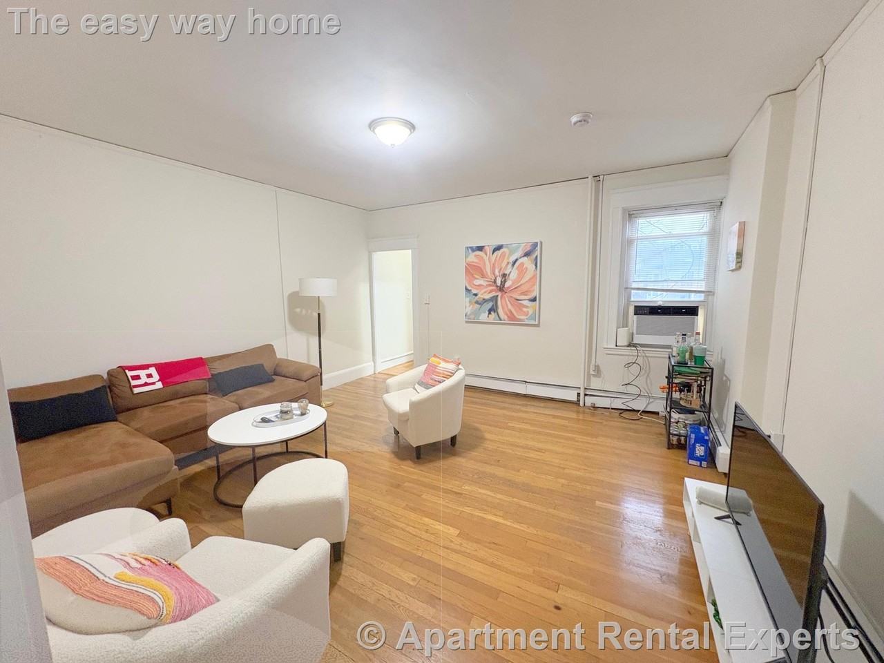 489 E Broadway #3 - Photo 4 of 13