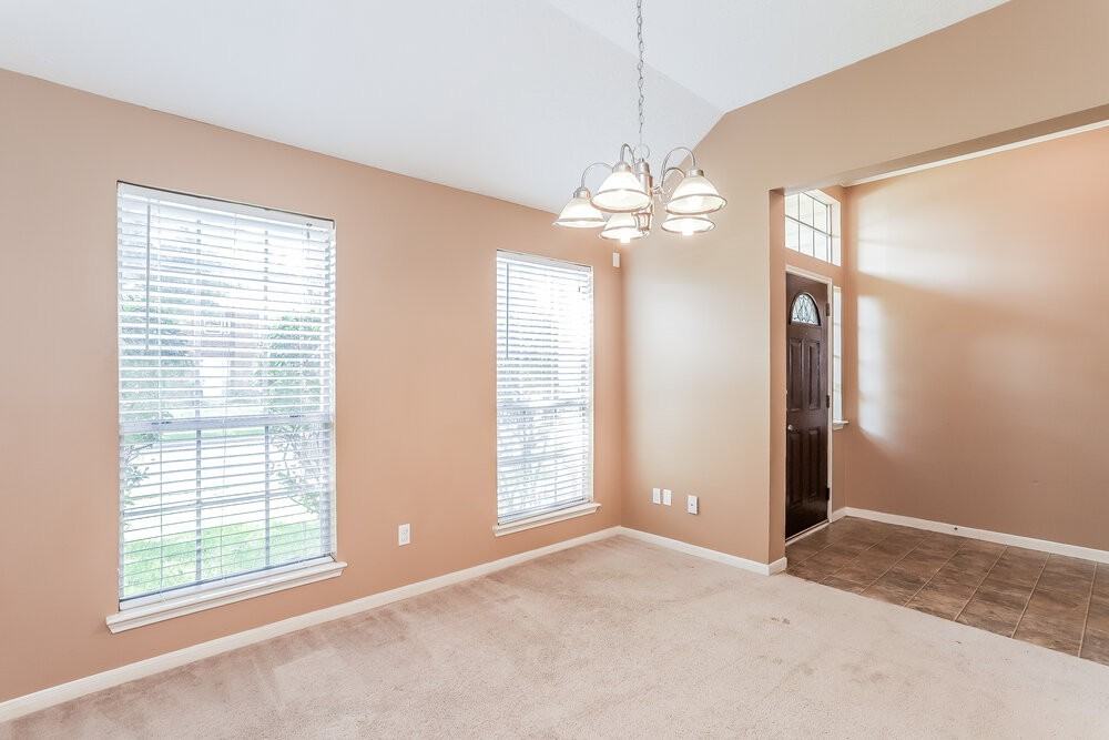 4910 Stone Harbor Dr - Photo 5 of 16