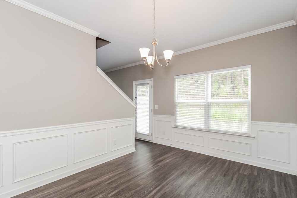 386 Fieldcrest Dr - Photo 7 of 17