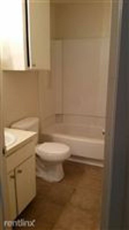 2517 Hickory Dr - Photo 2 of 11