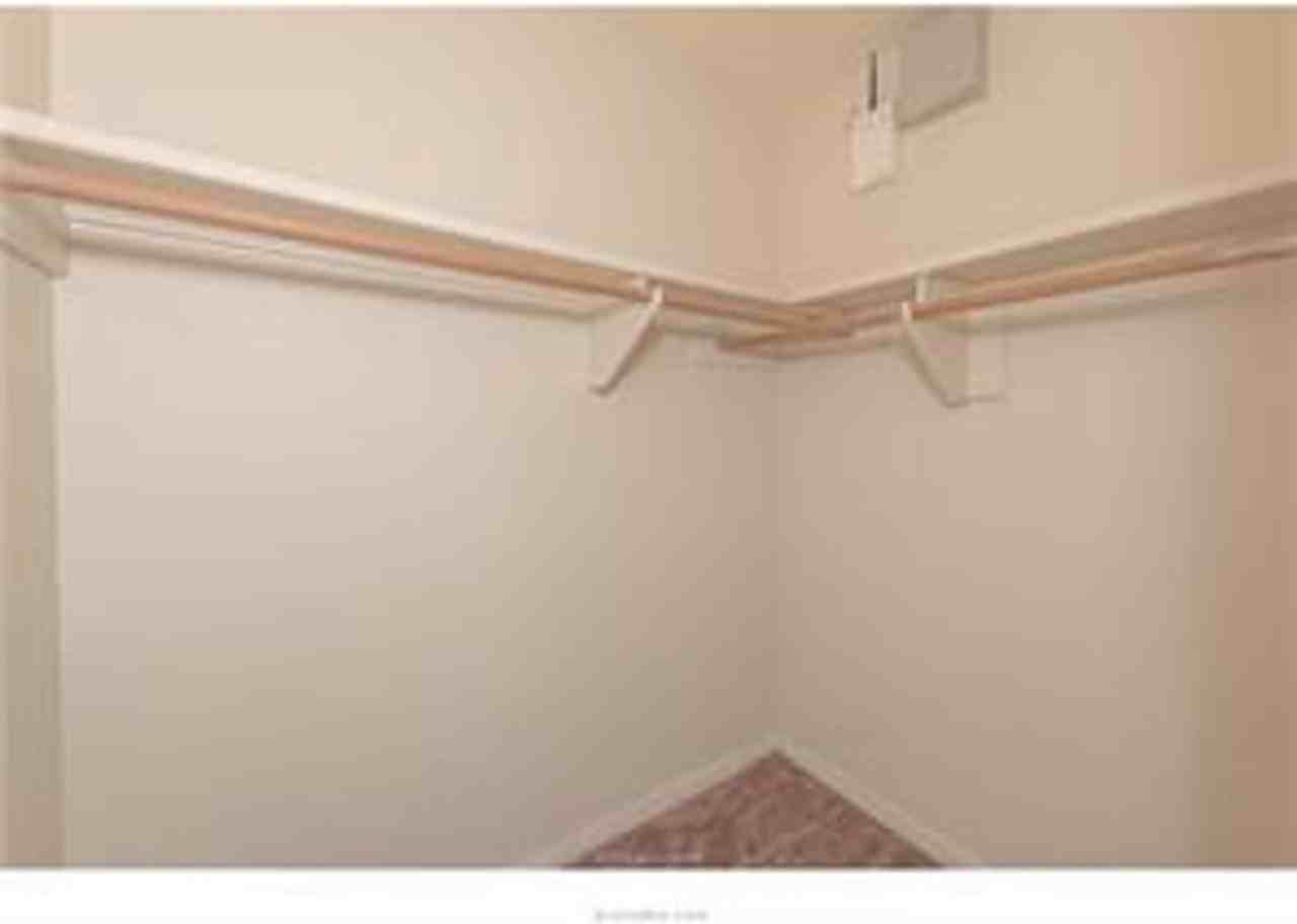 2517 Hickory Dr - Photo 4 of 11