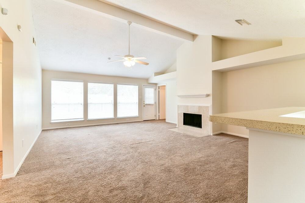 17606 Glenwolf Dr - Photo 2 of 16