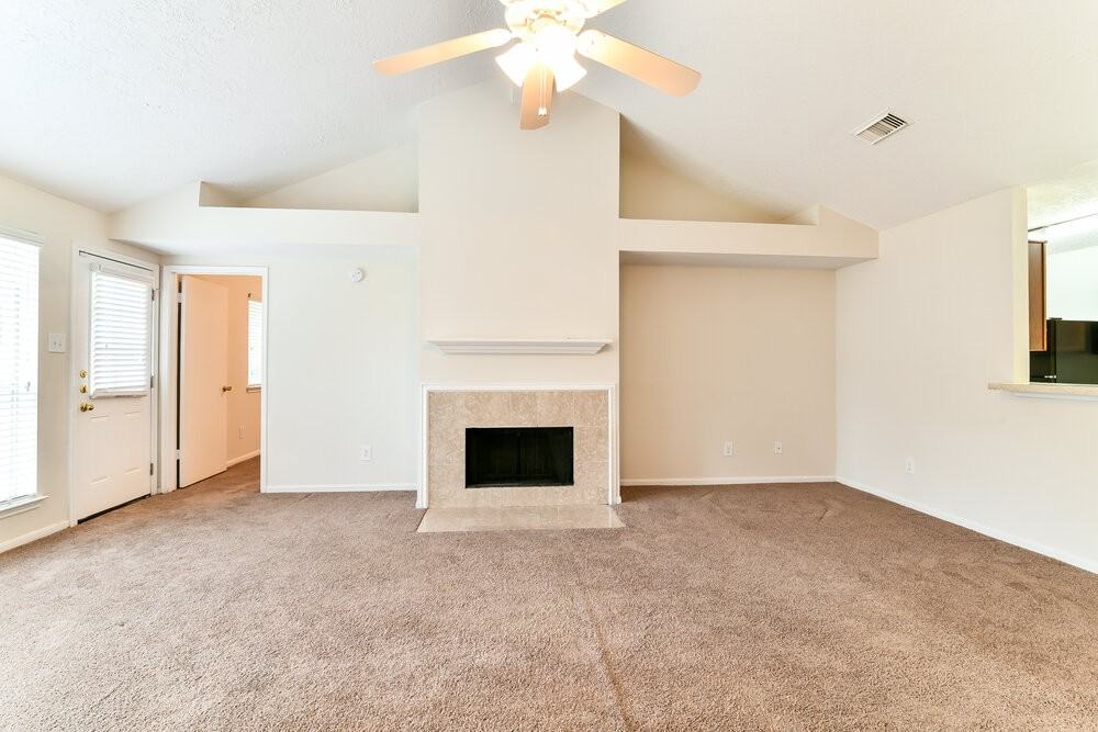 17606 Glenwolf Dr - Photo 3 of 16