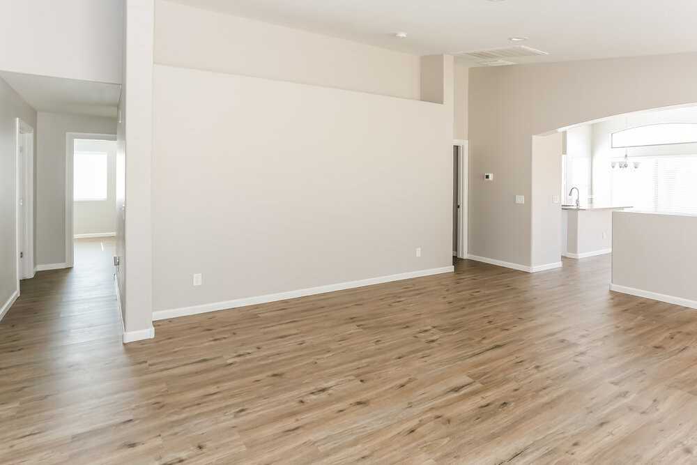 6418 W Magnolia St - Photo 4 of 16