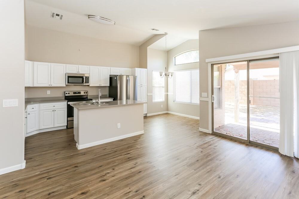 6418 W Magnolia St - Photo 7 of 16