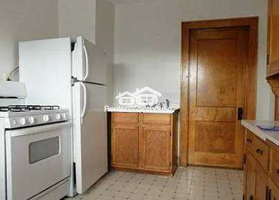 2354 Benjamin St Ne - Photo 2 of 11