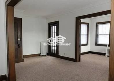 2354 Benjamin St Ne - Photo 4 of 11