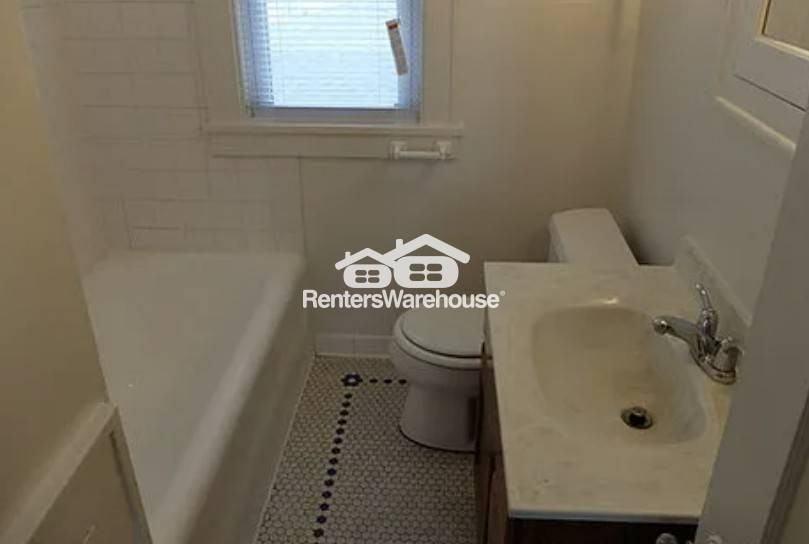 2354 Benjamin St Ne - Photo 6 of 11