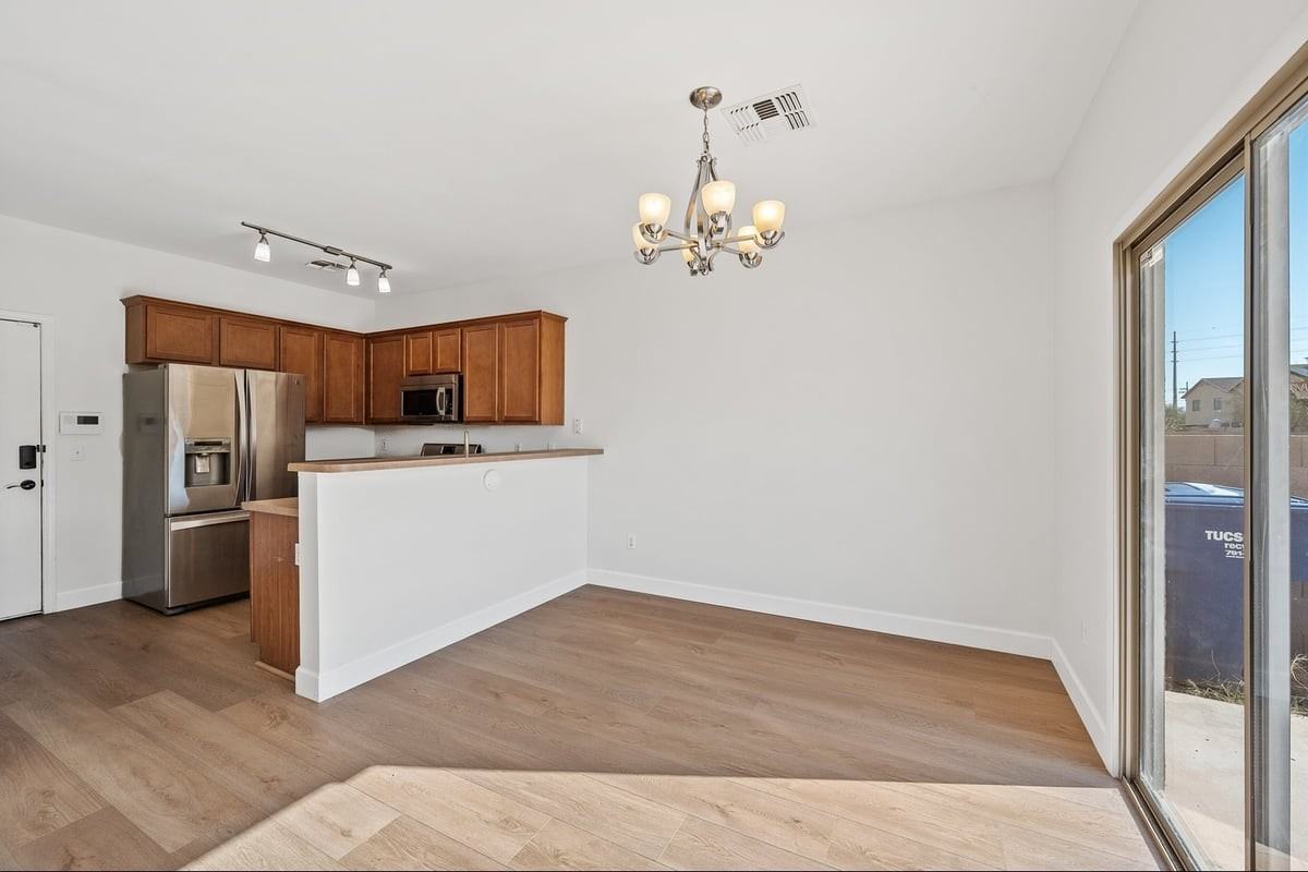 3776 E Felix Blvd - Photo 7 of 32