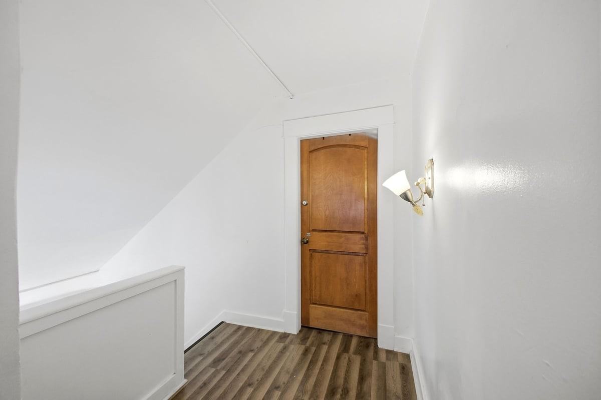 2209 Summit St - Photo 7 of 27