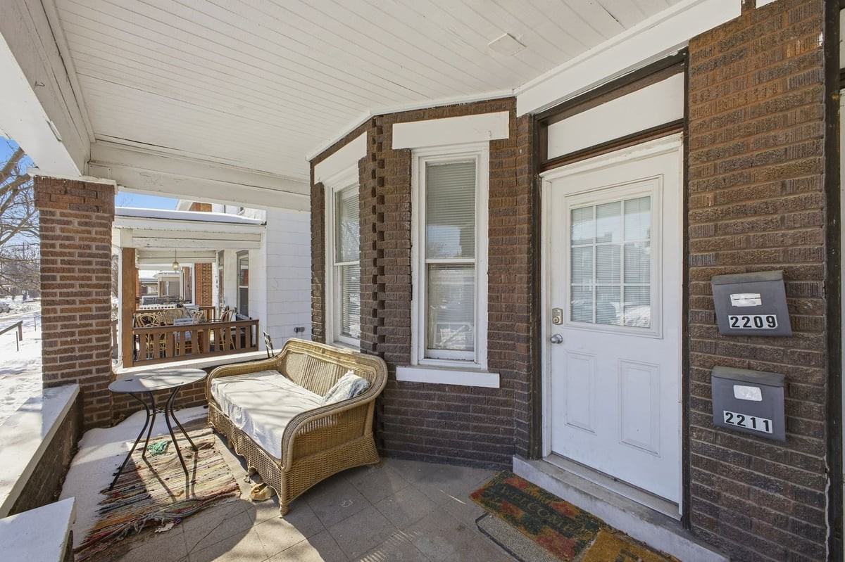 22092211 Summit St - Photo 6 of 26