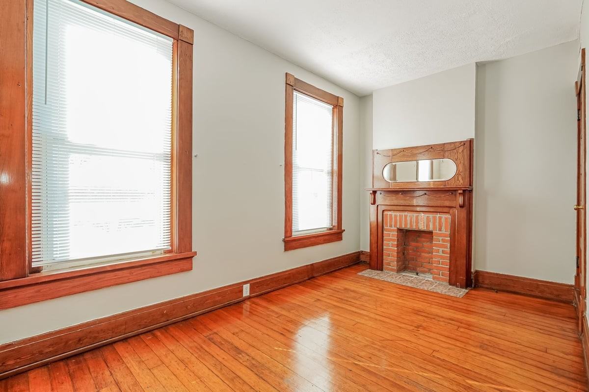 804 E Main St - Photo 5 of 18