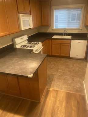 12530 26th Ave Ne - Photo 4 of 26