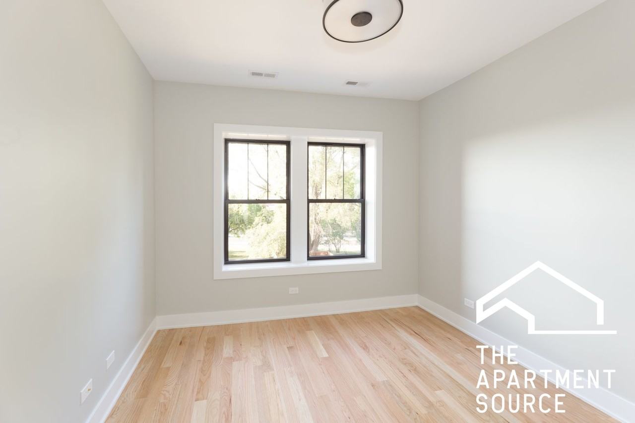 N Bissell St #2E - Photo 2 of 8