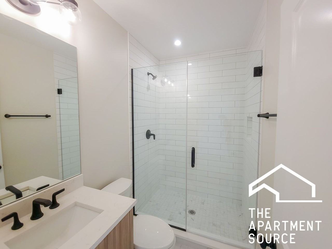 N Bissell St #2E - Photo 3 of 8