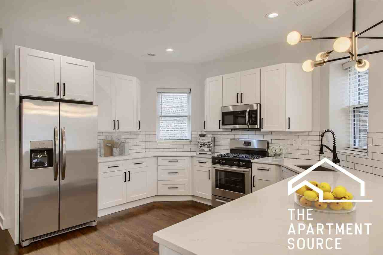 1452 W Irving Park Rd #3 - Photo 7 of 24