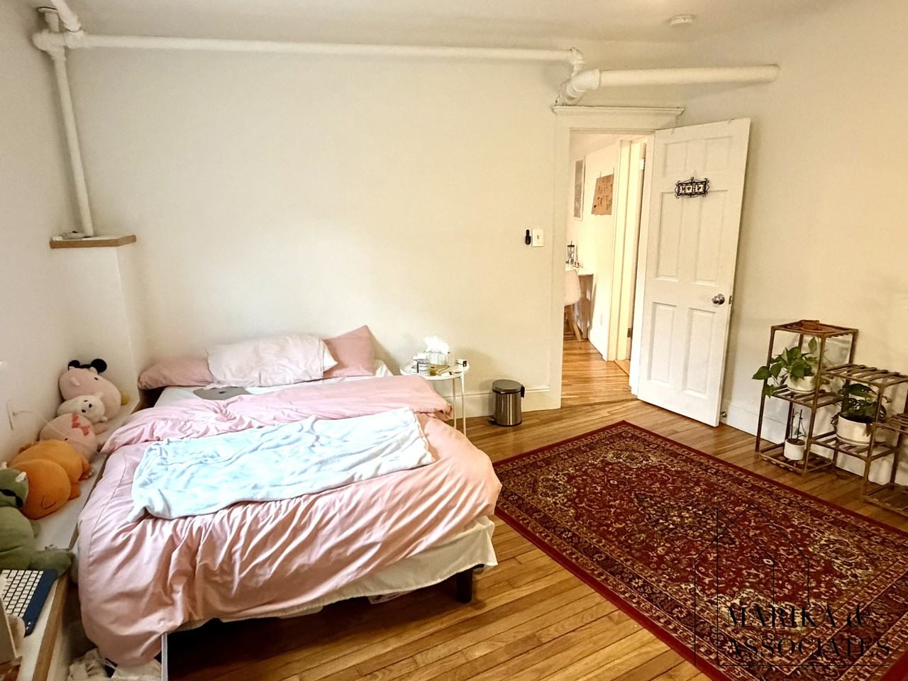 576 Washington St #7 - Photo 6 of 26