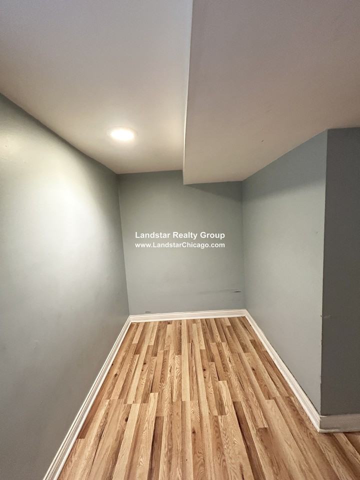 1624 N Honore St #G - Photo 4 of 8