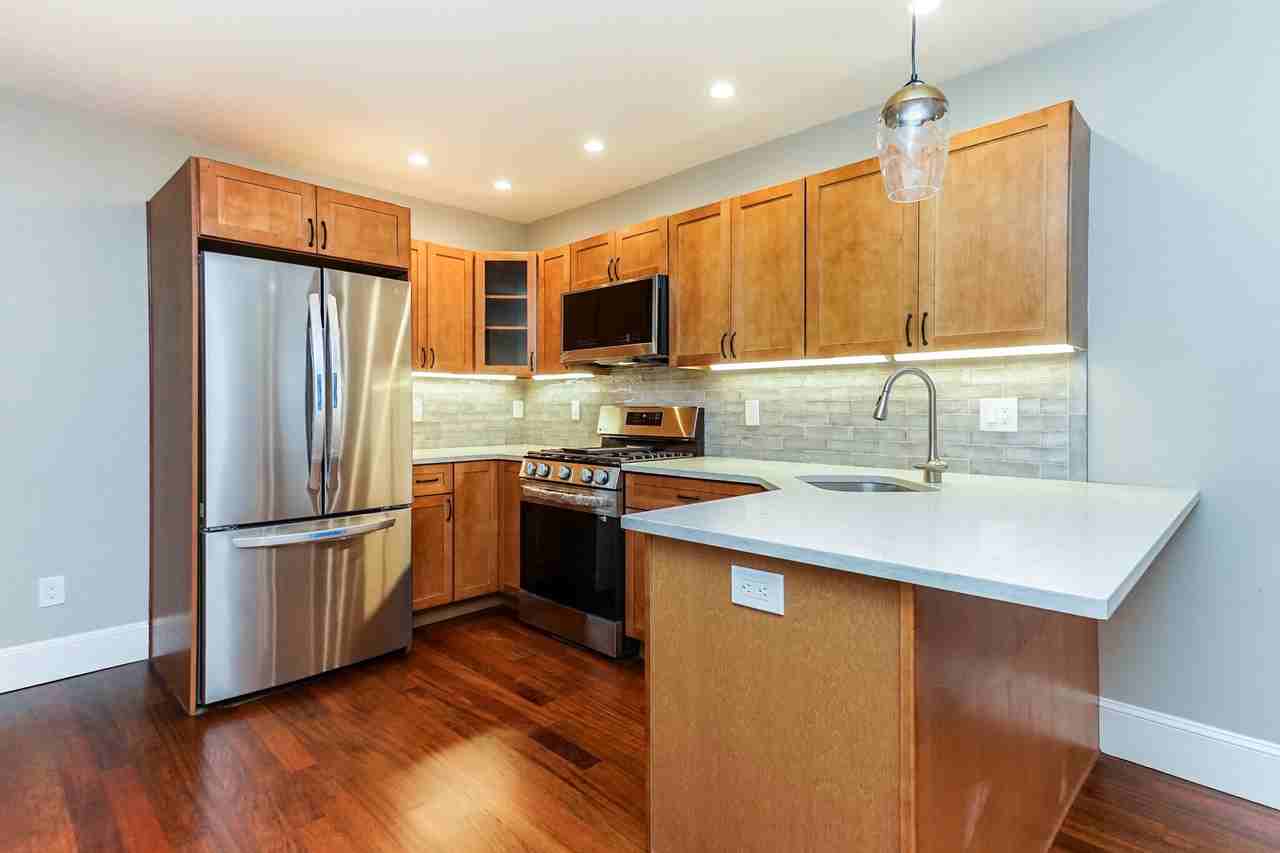 120 W 7th St #105 - Photo 2 of 18