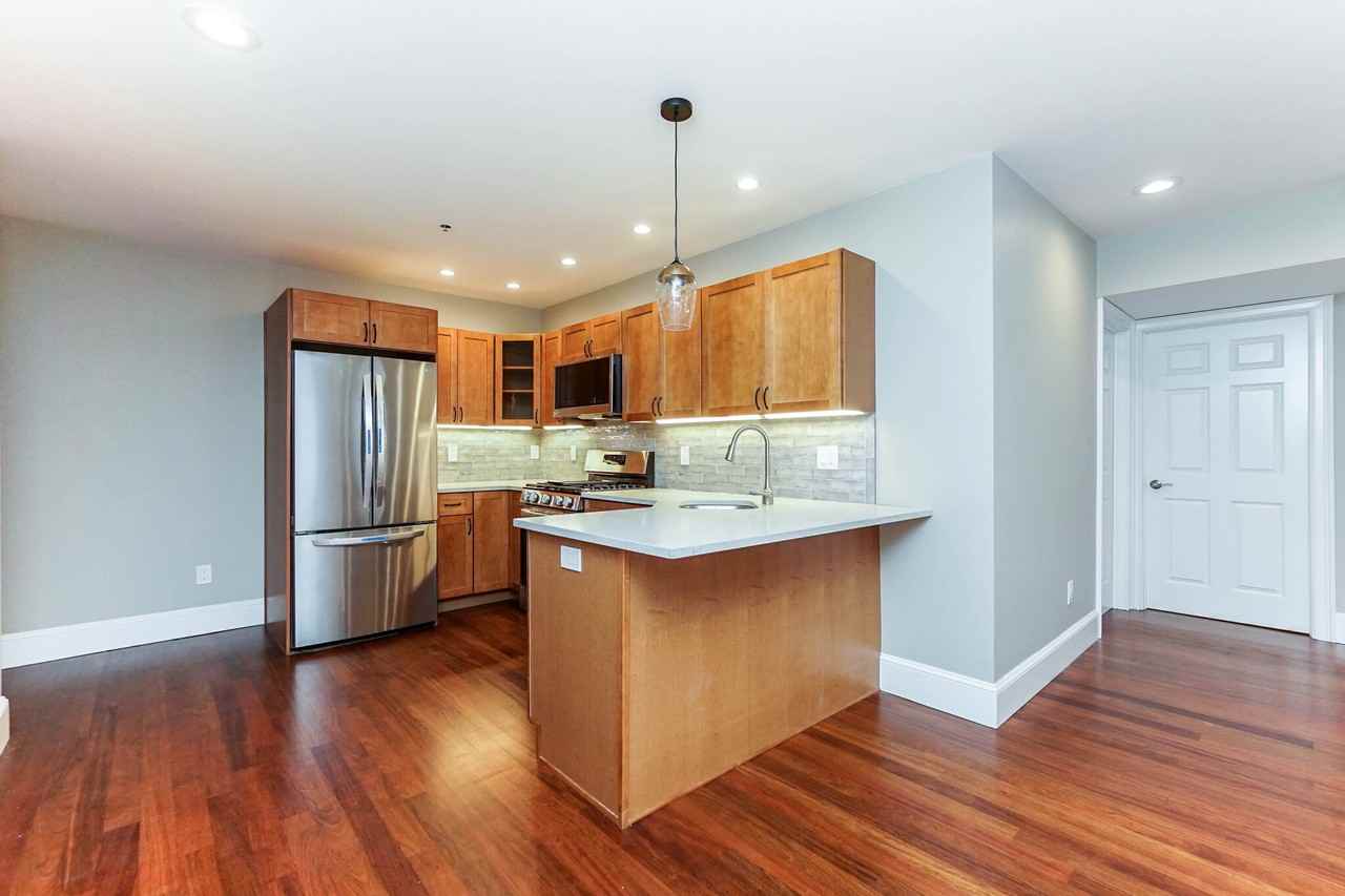 120 W 7th St #105 - Photo 3 of 18