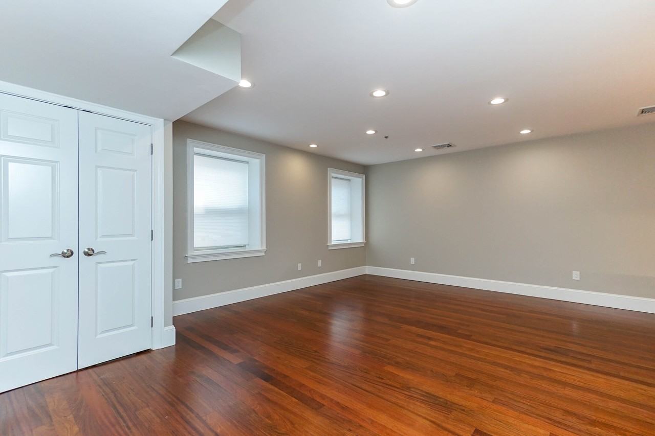 120 W 7th St #105 - Photo 6 of 18