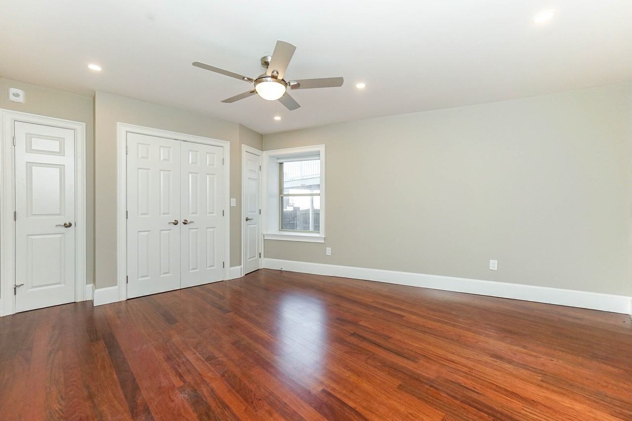 120 W 7th St #105 - Photo 7 of 18