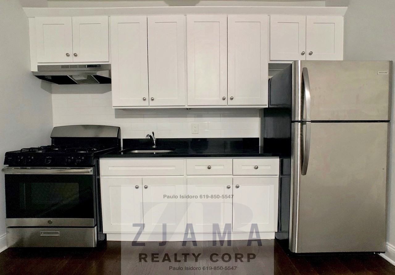 341 Lincoln Rd #B4 - Photo 3 of 12