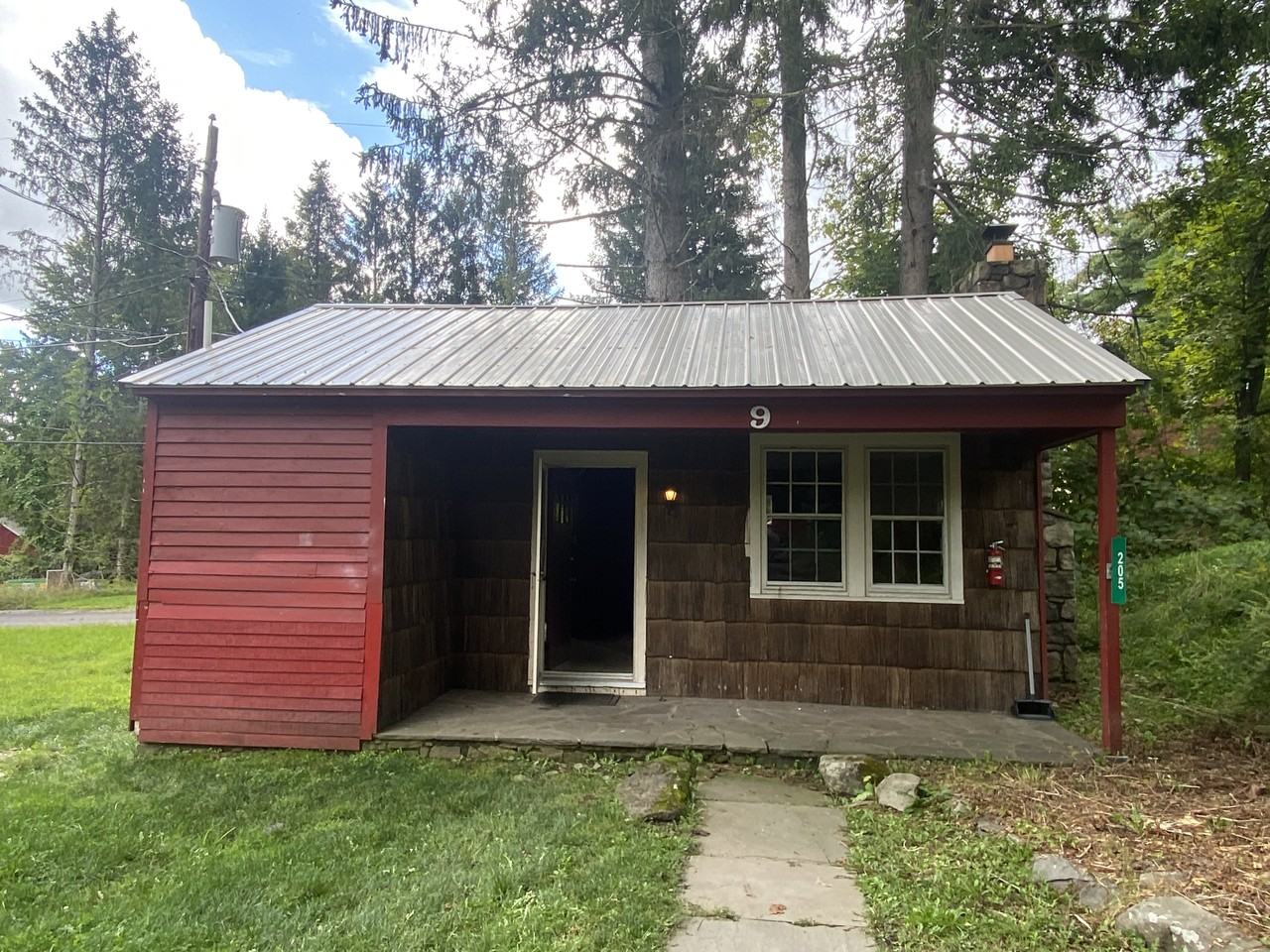 205 Cottage Ln - Photo 3 of 21