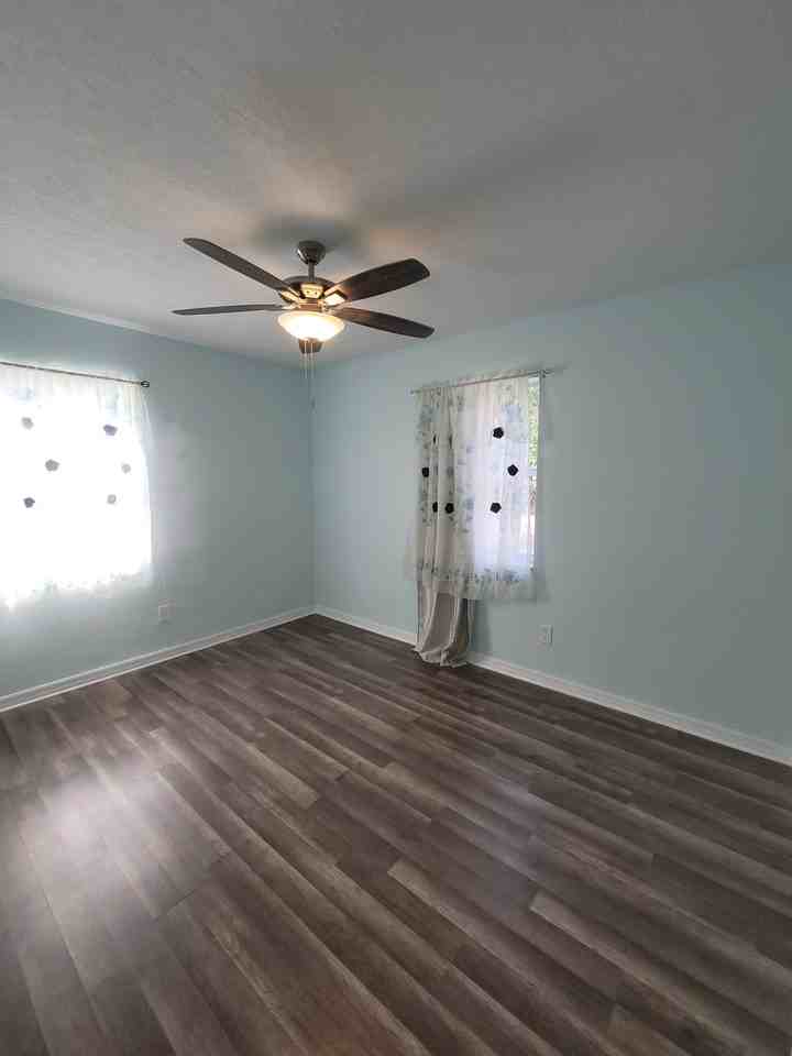 513 Hollyhock Ln - Photo 7 of 15