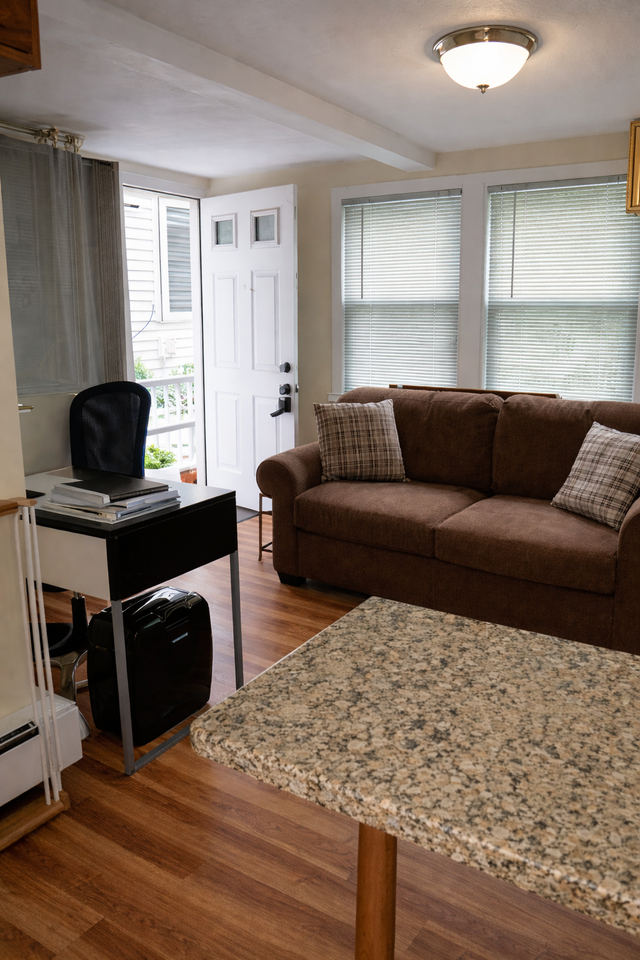 49 Harvard St #B - Photo 3 of 6