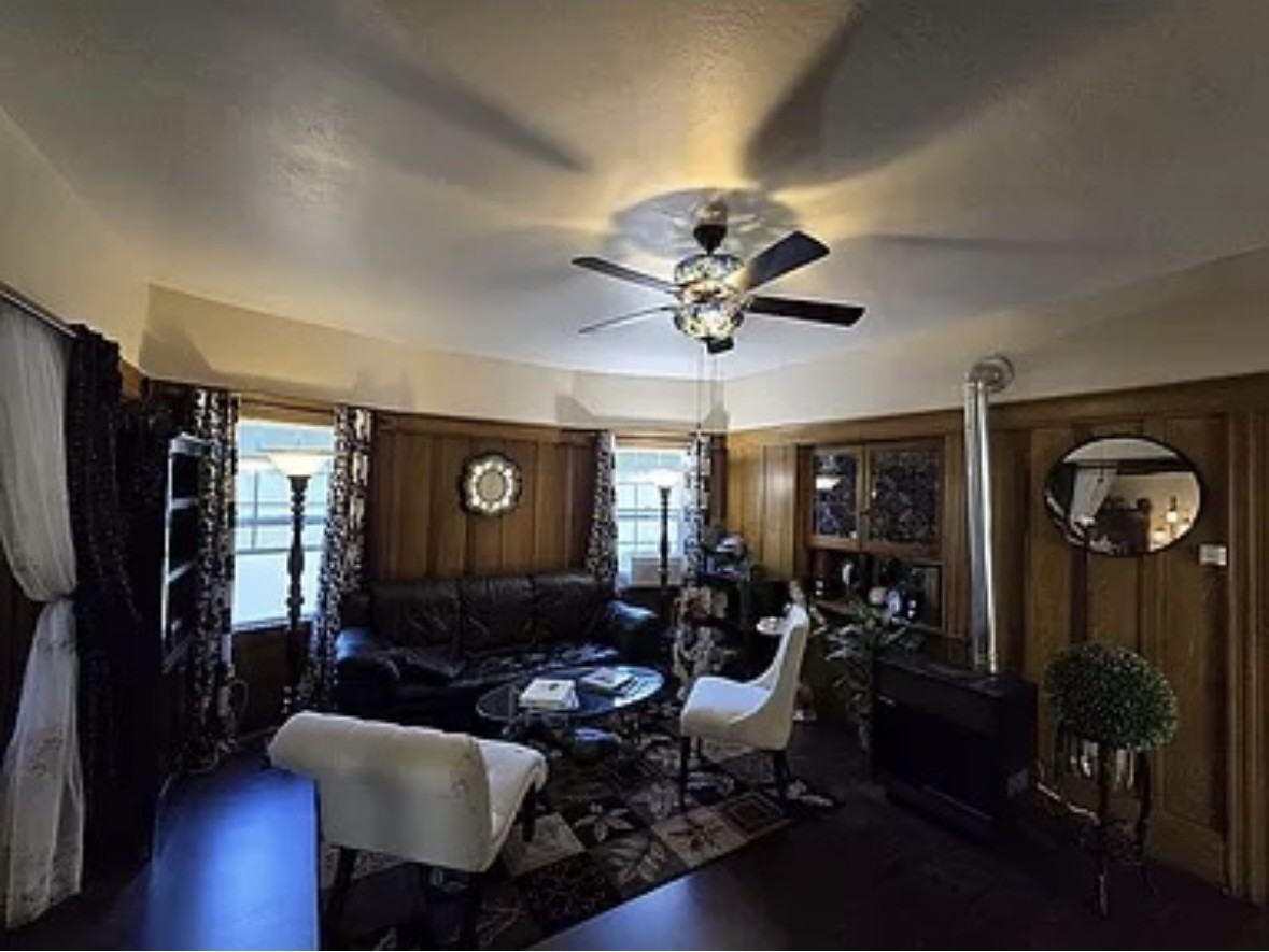 916 V St #916 - Photo 4 of 10