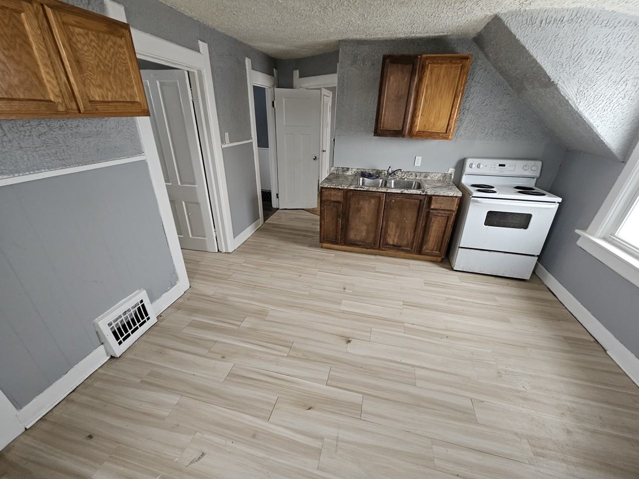 3133 N 42nd St - Photo 2 of 11