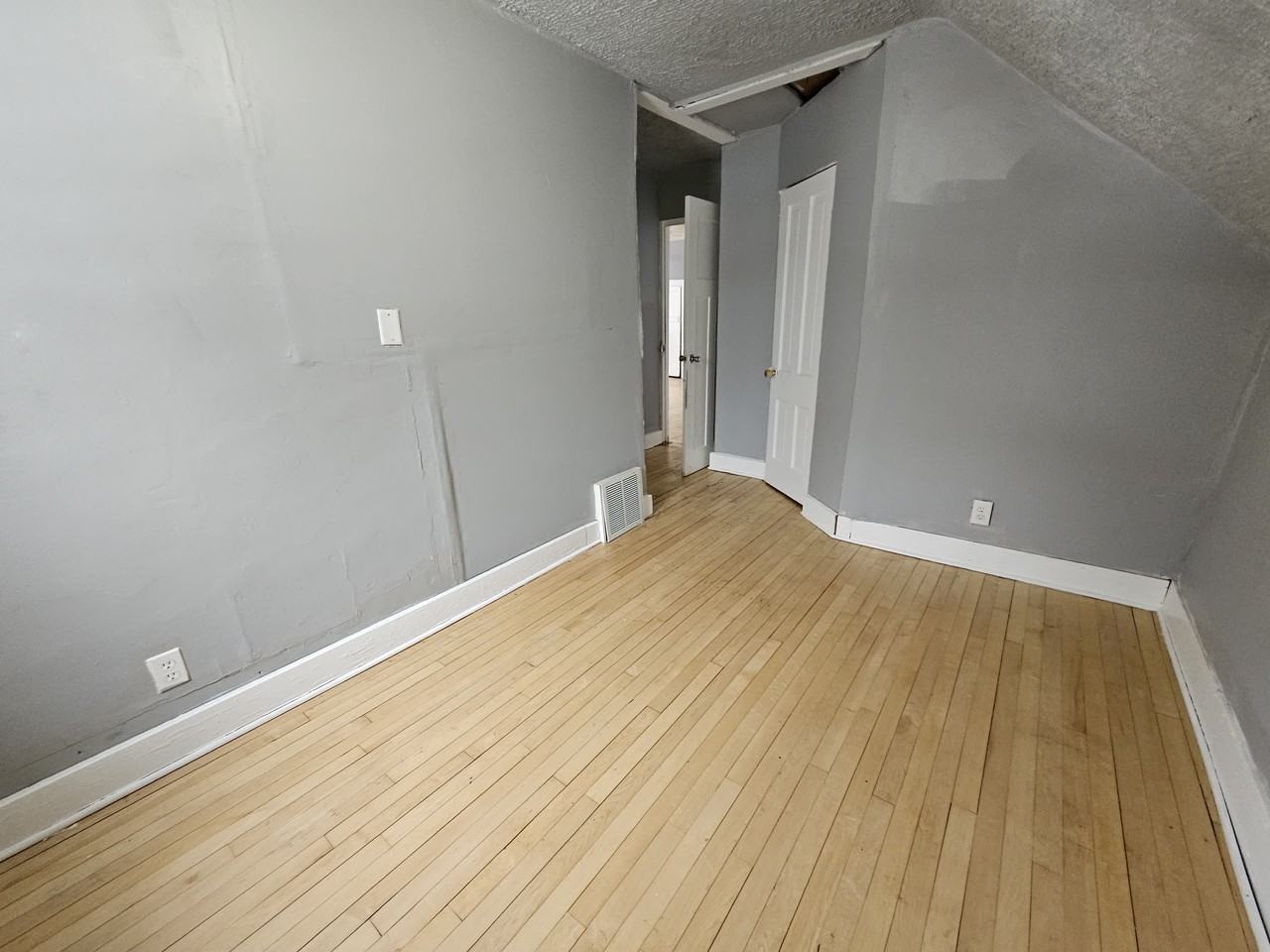 3133 N 42nd St - Photo 7 of 11