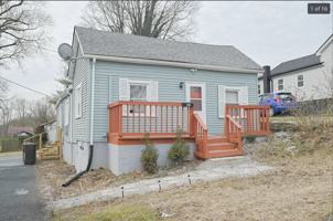 featured image of 207 W 4th St