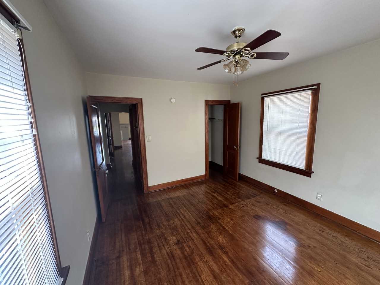 327 W Main St - Photo 6 of 13