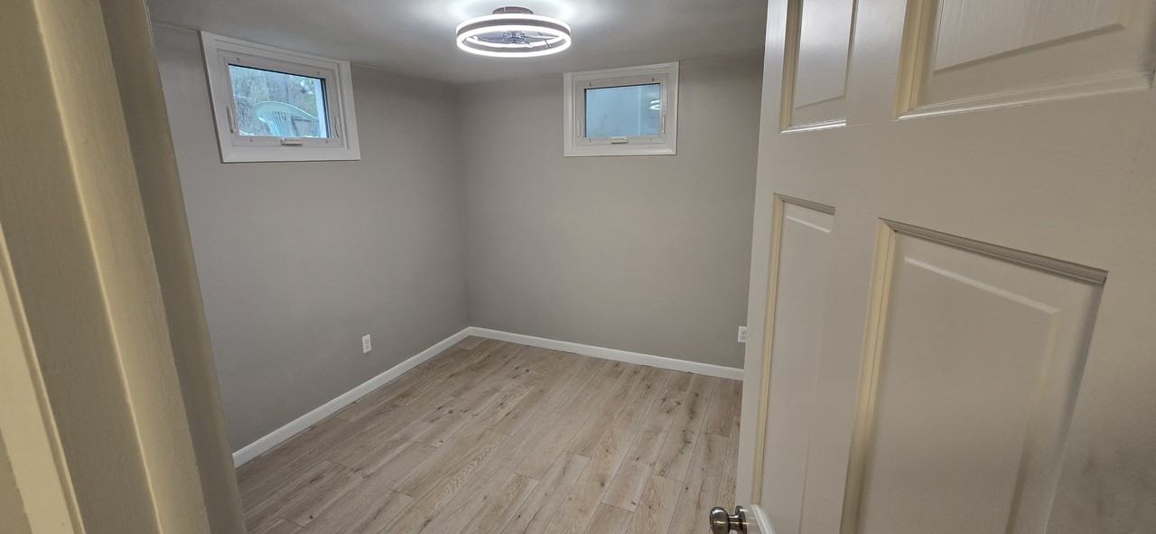 895 Warrenville Rd #2 - Photo 3 of 18