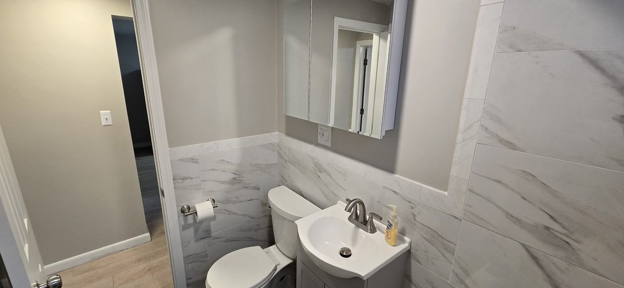 895 Warrenville Rd #2 - Photo 4 of 18