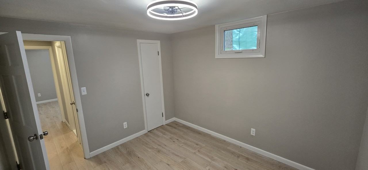 895 Warrenville Rd #2 - Photo 5 of 18