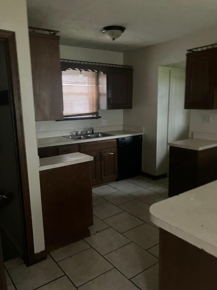 2139 18th St Sw - Photo 3 of 6