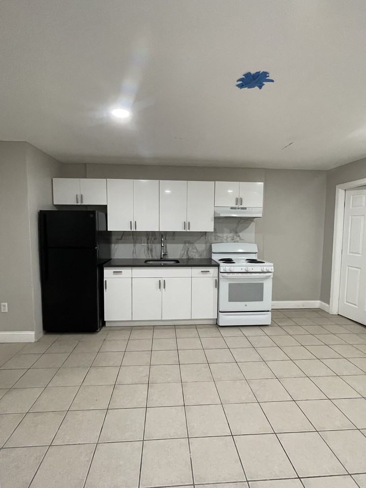 726 S 15th St #1 - Photo 2 of 12